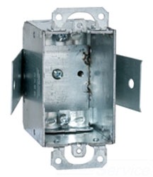 HUBELEE00016_A43_PE_009.jpg