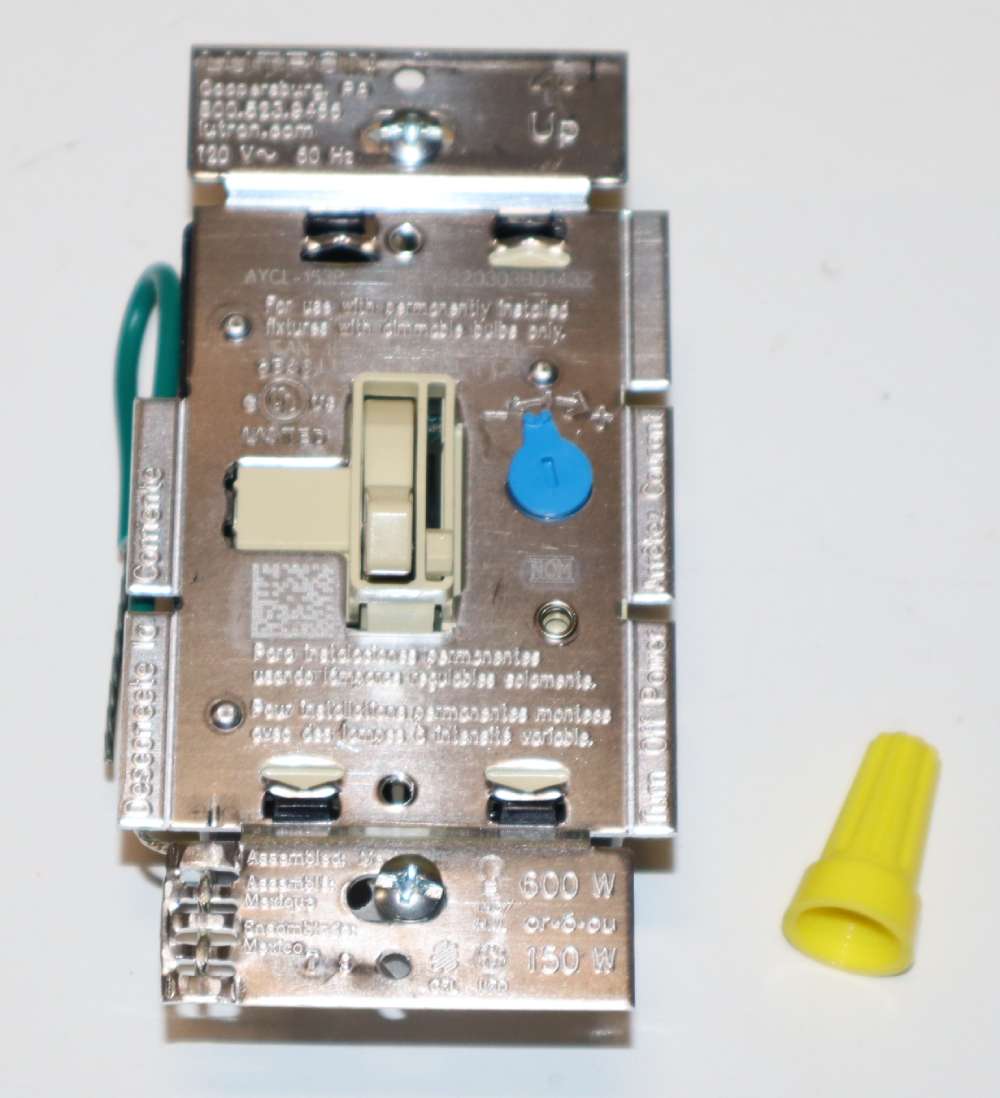 Lutron-AYCL-153P-IV-Ariadni-CFL-or-LED.jpg